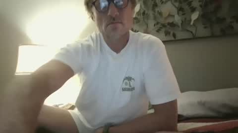 Snapshot of foodforcatfists chatting on 11.20.25 foodforcatfists online show from 11.20.25