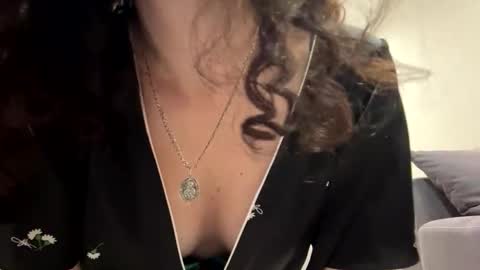 Snapshot of forbiddennvelvet chatting on 10.31.25 forbiddennvelvet online show from 10.31.25