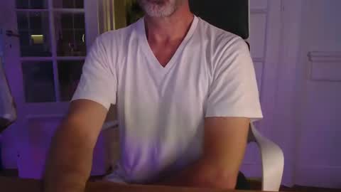 Snapshot of foreign_off chatting on 01.30.25 Foreign Off online show from 01.30.25