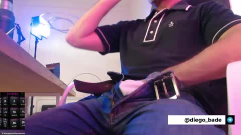 Snapshot of foreign_off chatting on 10.06.25 Foreign Off online show from 10.06.25