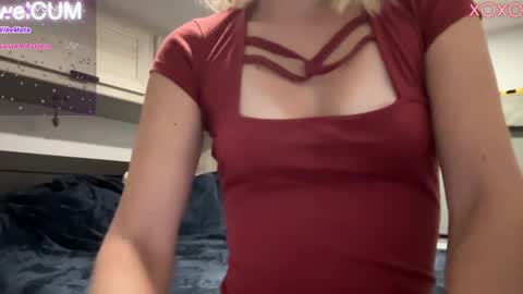 Snapshot of foreverkinkyy chatting on 12.03.24 Elaine online show from 12.03.24