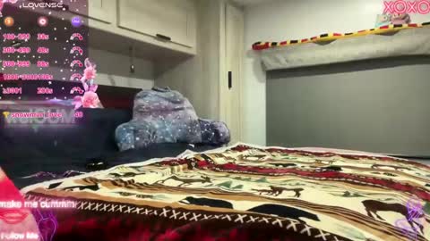 Snapshot of foreverkinkyy chatting on 10.13.25 Elaine online show from 10.13.25