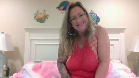 Snapshot of forevermilfxoxo chatting on 02.12.25 Aleesa online show from 02.12.25