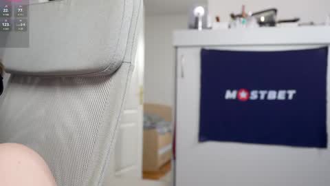 Snapshot of foxeslovefoxes chatting on 12.27.24 CUSTOM PHOTOS AND VIDEOS - online show from 12.27.24