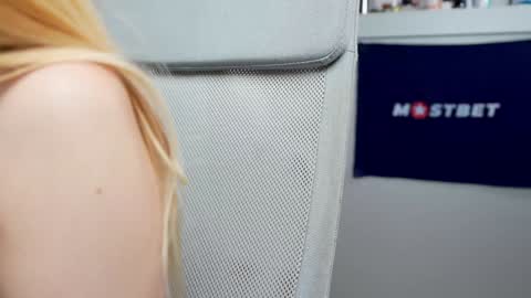 Snapshot of foxeslovefoxes chatting on 01.11.25 CUSTOM PHOTOS AND VIDEOS - online show from 01.11.25