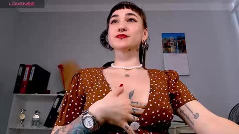 Snapshot of foxrinehelen chatting on 03.03.25 Helen - My streams are Monday - Friday at 8 AM NY time online show from 03.03.25