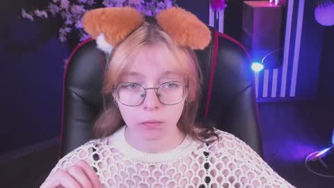Snapshot of foxxxypolly chatting on 05.26.26 Polly online show from 05.26.26