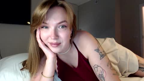 Snapshot of foxxycindy chatting on 09.11.25 Cindy online show from 09.11.25