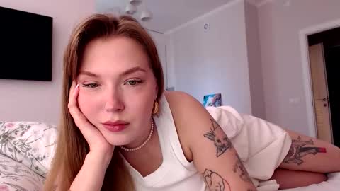 Snapshot of foxxycindy chatting on 09.19.25 Cindy online show from 09.19.25