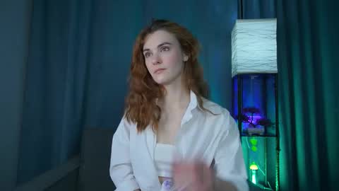 Snapshot of foxy_cute4you chatting on 11.28.25 Eva online show from 11.28.25