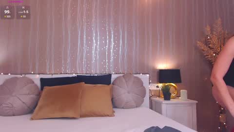 Snapshot of foxyadele_ chatting on 01.04.25 Adela - Single mom. 40 y online show from 01.04.25