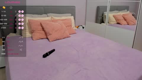 Snapshot of foxynika_ chatting on 12.07.24 Nikadont forgot give me thumbs up online show from 12.07.24