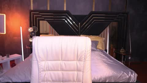 Kate online show from 10.25.25