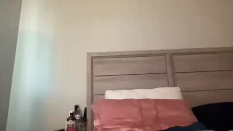 Snapshot of fragilemasochist chatting on 11.07.25 Angel online show from 11.07.25