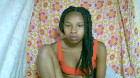 Snapshot of franciefrancie chatting on 10.31.25 francilla online show from 10.31.25