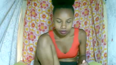 Snapshot of franciefrancie chatting on 11.20.25 francilla online show from 11.20.25