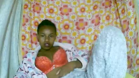 Snapshot of franciefrancie chatting on 11.26.25 francilla online show from 11.26.25