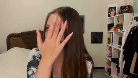 Snapshot of francinaporteus chatting on 09.28.25 Francis online show from 09.28.25