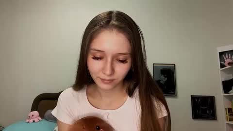 Snapshot of francinaporteus chatting on 10.11.25 Francis online show from 10.11.25