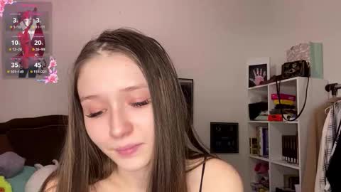 Snapshot of francinaporteus chatting on 12.13.25 Francis online show from 12.13.25