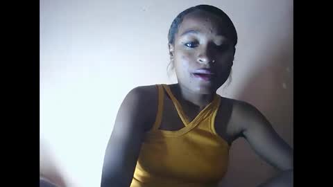 Snapshot of francine925426 chatting on 11.04.25 francine925426 online show from 11.04.25