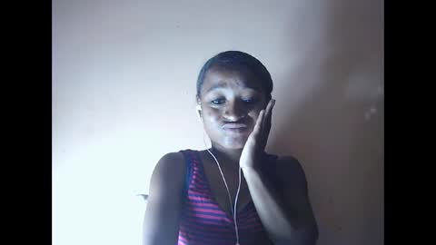 Snapshot of francine925426 chatting on 11.05.25 francine925426 online show from 11.05.25