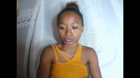 Snapshot of francine925426 chatting on 12.03.25 francine925426 online show from 12.03.25