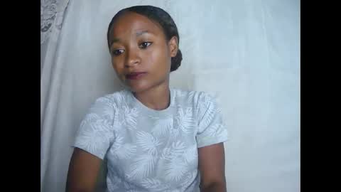 Snapshot of francine925426 chatting on 12.15.25 francine925426 online show from 12.15.25