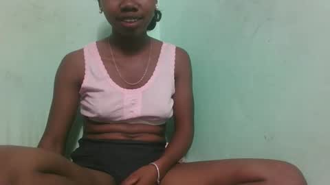 Snapshot of francinealdy chatting on 09.18.25 francinealdy online show from 09.18.25