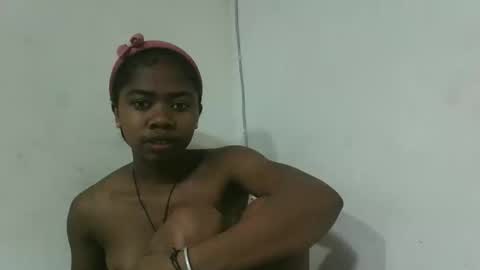 Snapshot of francinealdy chatting on 10.22.25 francinealdy online show from 10.22.25