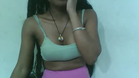 Snapshot of francinealdy chatting on 11.04.25 francinealdy online show from 11.04.25