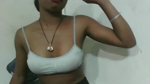 Snapshot of francinealdy chatting on 11.10.25 francinealdy online show from 11.10.25