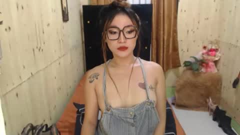 Snapshot of francinehotter chatting on 11.13.25 francinehotter online show from 11.13.25