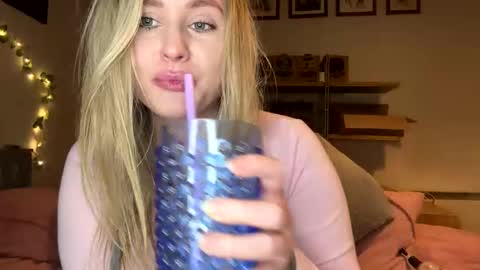 Francis Digby online show from 01.26.25