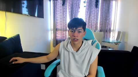 Snapshot of franco_rizzo01 chatting on 01.22.25 frank online show from 01.22.25