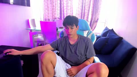 Snapshot of franco_rizzo01 chatting on 01.29.25 frank online show from 01.29.25