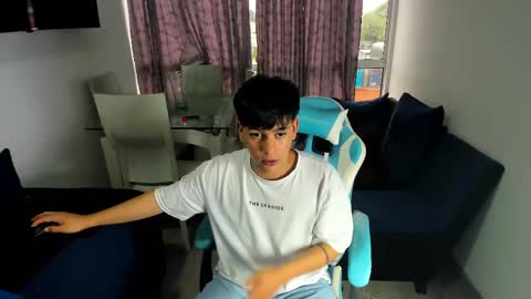 Snapshot of franco_rizzo01 chatting on 02.17.25 frank online show from 02.17.25