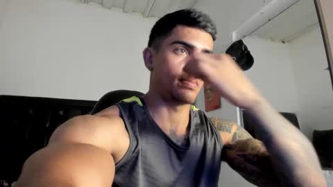 Snapshot of franco_ruiz_ chatting on 02.15.25 franco online show from 02.15.25