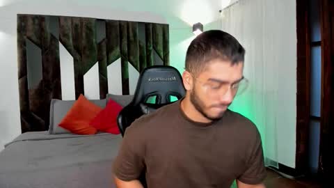 Snapshot of francobanderas1 chatting on 12.01.25 FRANCO online show from 12.01.25