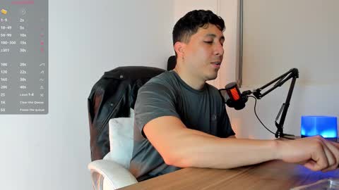 Snapshot of francodelacruz chatting on 03.06.25 Francum online show from 03.06.25