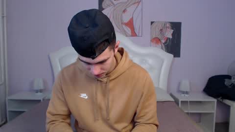 Snapshot of frank_mooree chatting on 12.06.24 Frank online show from 12.06.24