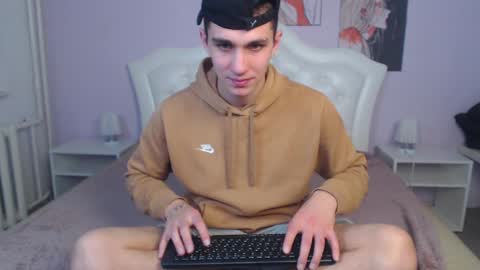 Snapshot of frank_mooree chatting on 12.06.24 Frank online show from 12.06.24