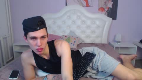 Snapshot of frank_mooree chatting on 12.15.24 Frank online show from 12.15.24