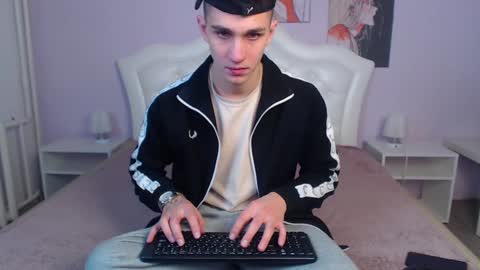 Snapshot of frank_mooree chatting on 12.21.24 Frank online show from 12.21.24