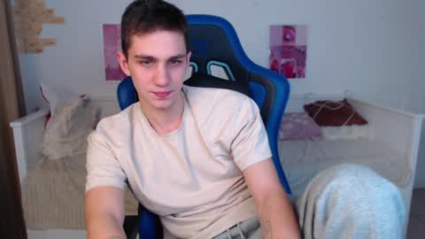 Snapshot of frank_mooree chatting on 01.14.25 Frank online show from 01.14.25