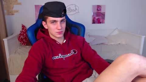 Snapshot of frank_mooree chatting on 01.19.25 Frank online show from 01.19.25