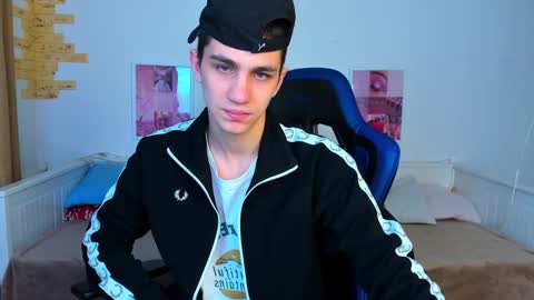 Snapshot of frank_mooree chatting on 01.31.25 Frank online show from 01.31.25