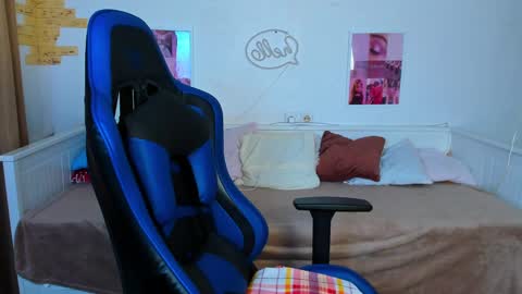 Snapshot of frank_mooree chatting on 01.31.25 Frank online show from 01.31.25