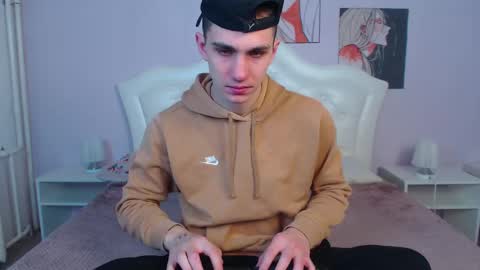 Snapshot of frank_mooree chatting on 02.12.25 Frank online show from 02.12.25