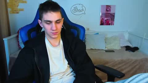 Snapshot of frank_mooree chatting on 02.15.25 Frank online show from 02.15.25